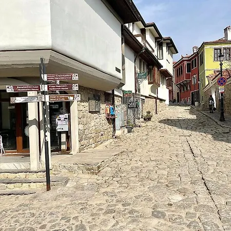 Elegant In The Heart Of Old Town *