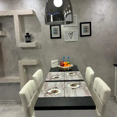 아파트 Elegant In The Heart Of Old Town *