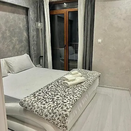 Elegant In The Heart Of Old Town 아파트 플로브디프