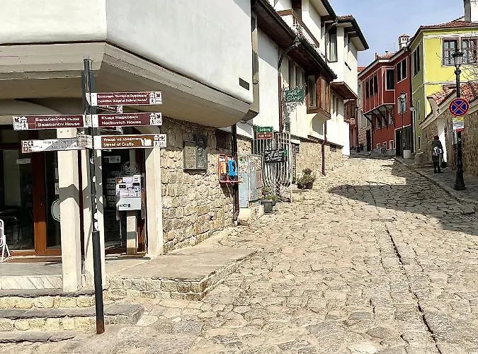 Elegant In The Heart Of Old Town *